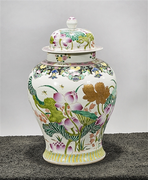 Chinese Famille Verte Porcelain Covered Vase