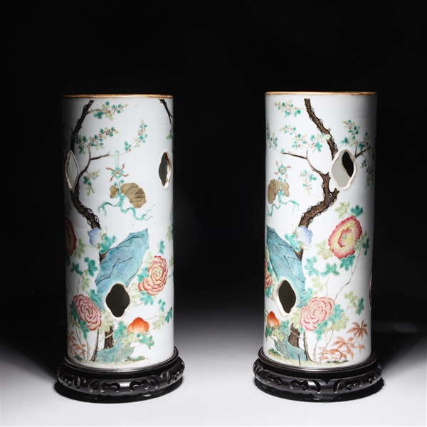 Pair of Tongzhi Period Enameled Porcelain Hat Stands