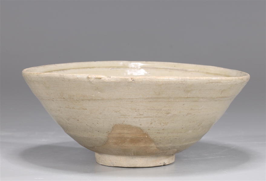 Chinese Ming Dynasty Celadon Glazed Bowl