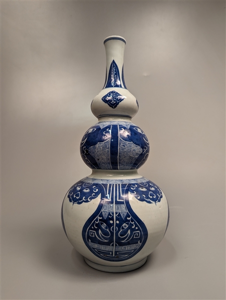 Fine Blue and White Porcelain Triple Gourd Vase