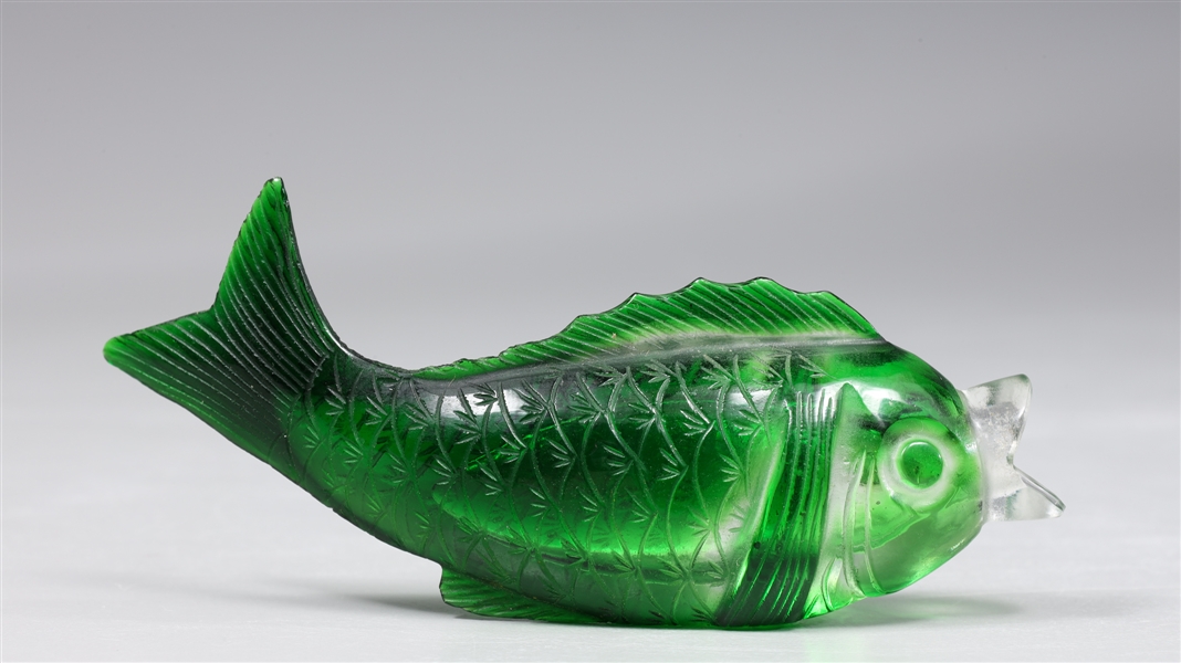 Chinese Fish Form Pecking Glass Snuff Bottle
